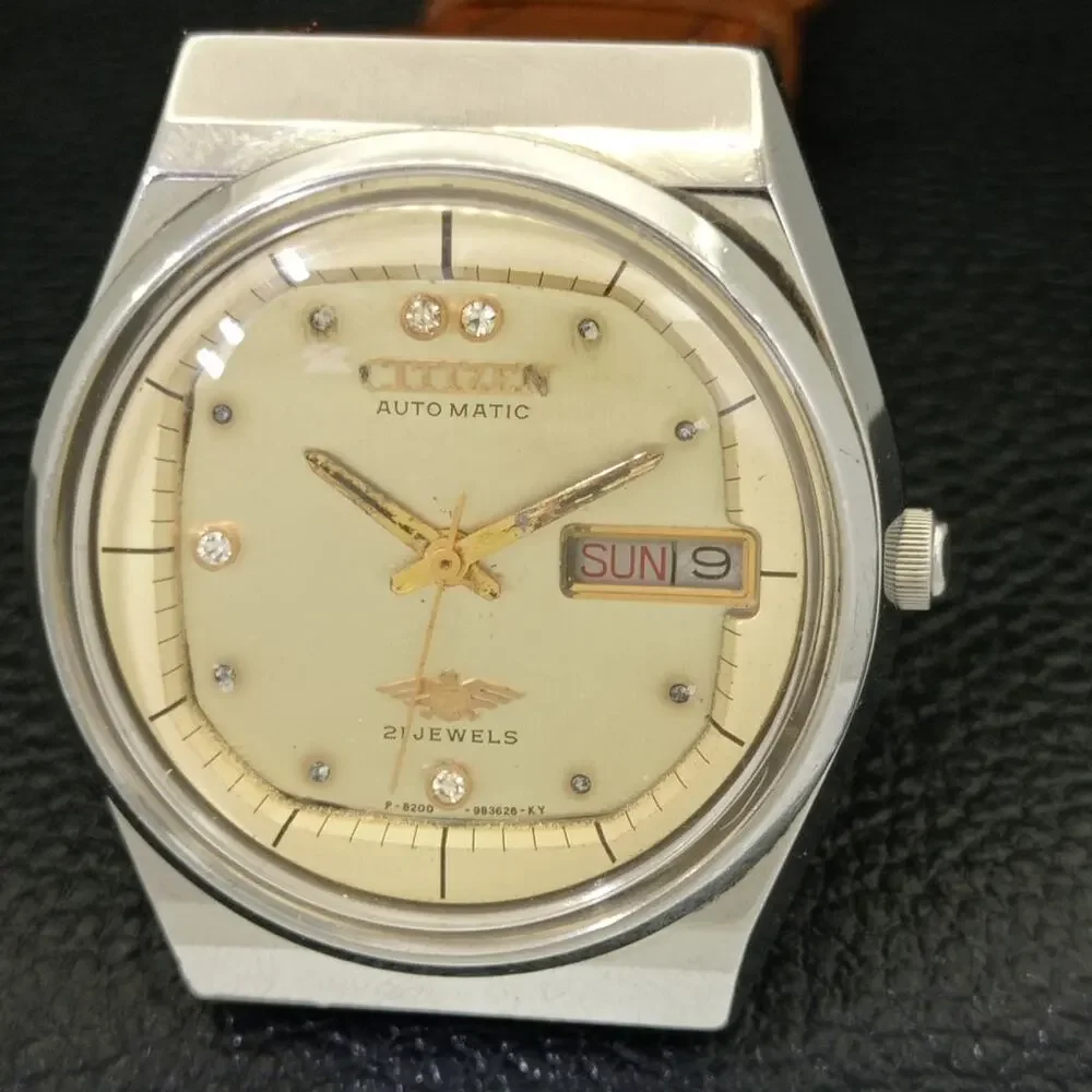 Vintage 1977 Citizen Automatic Mens Silver Watch W/daydate & Gold accents